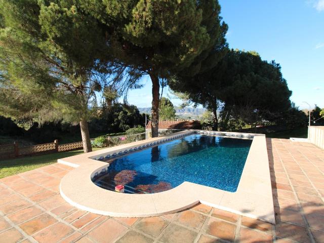 Chalet en venta en Alhaurín de la Torre, Pinos de Alhaurín. Villa en Pinos de Alhaurin. Chalets Alhaurín de la.