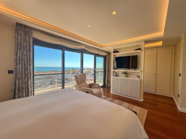Chalet en venta en Alicante, Cabo de las Huertas. Chalets.