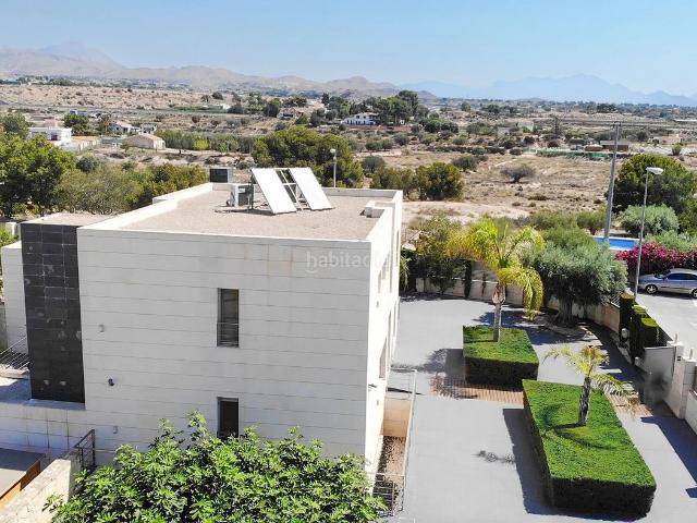 Chalet en venta en Alicante, Cañada del Fenollar. Exquisito Chalet de Lujo en Cañada del Fenollar, Alicante. Chalets.