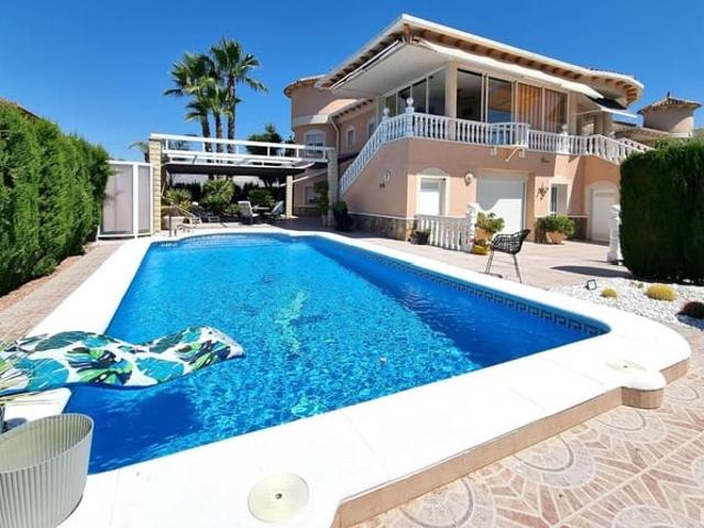Chalet en venta en Benferri, Alicante