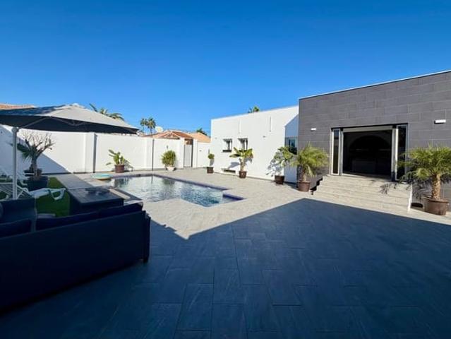 Chalet en venta en Alicante / Alacant, Alicante Costa Blanca