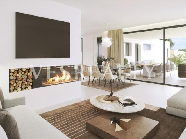 Chalet en venta en Alicante, Alicante Golf. Vive el Privilegio de Despertar Frente al Golf. Chalets.