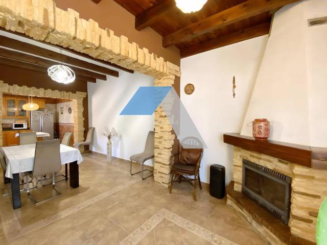 Chalet en venta en Alicante, Fontcalent. Chalet con gran potencial en La Cañada del Fenollar, a solo 5 minutos de San Vicente del Raspeig. Chalets.