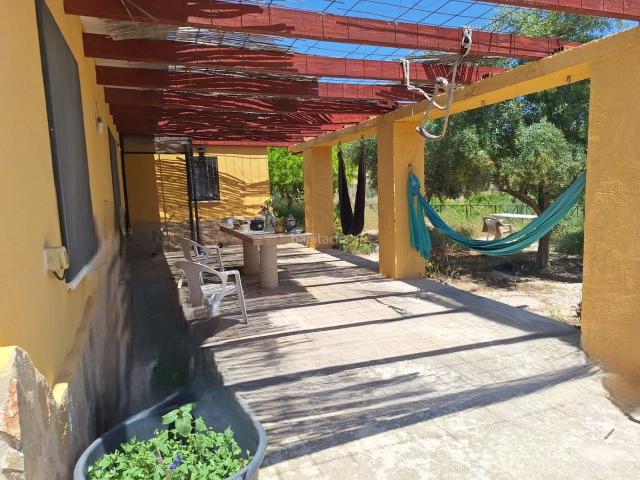 Chalet en venta en Alicante, Montnegre. ATENCION FINCA CON DOS CONSTRUCCIONES INDEPENDIENTES. Chalets.