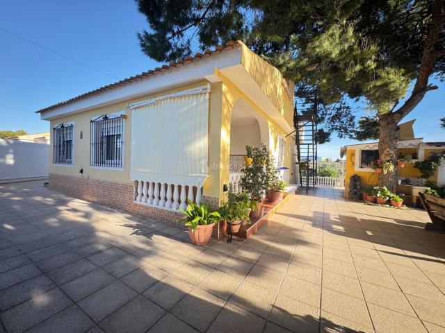 Chalet en venta en Alicante, Moralet. CASA INDEPENDIENTE MORALET. Chalets.