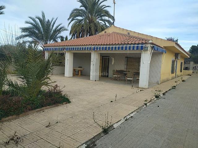 Chalet en venta en Alicante, Moralet. Finca de 4000m2 con casa en El Moralet ALICANTE. Chalets.
