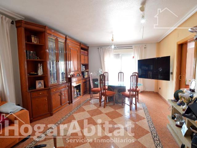 Chalet en venta en Alicante, Moralet. GRAN CHALET URBANO CON BARBACOA, PISCINA Y GARAJE. Chalets.