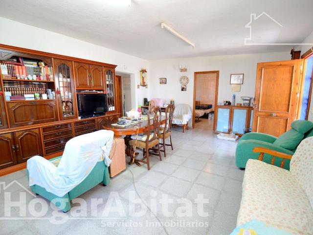 Chalet en venta en Alicante, Moralet. GRAN CHALET CON TERRAZA Y GARAJE. Chalets.