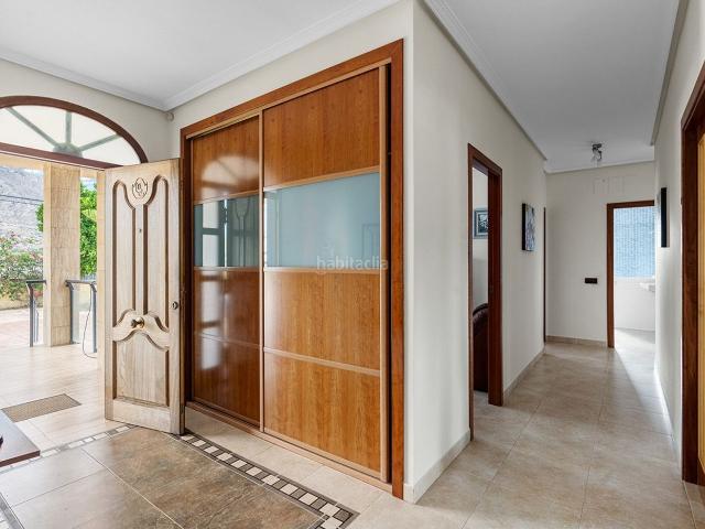 Chalet en venta en Alicante, Rebolledo. Exclusiva Villa Con Piscina Privada A 10 Min De La Playa. Chalets.