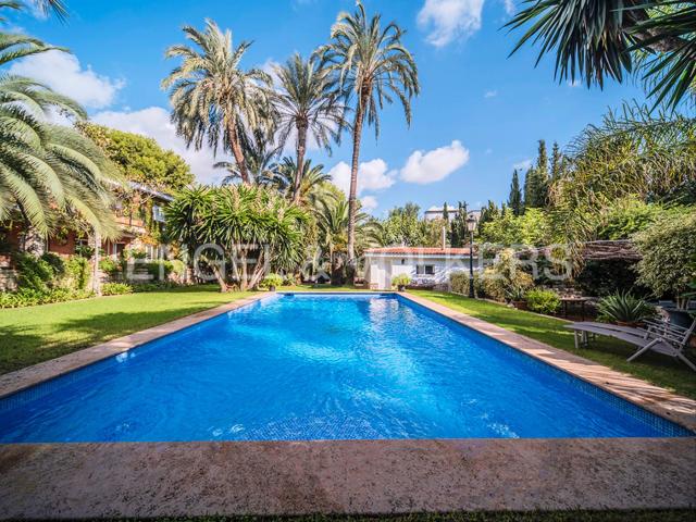 Chalet en venta en Alicante, Vistahermosa. Sublime Villa de Lujo Con Total Privacidad. Chalets.