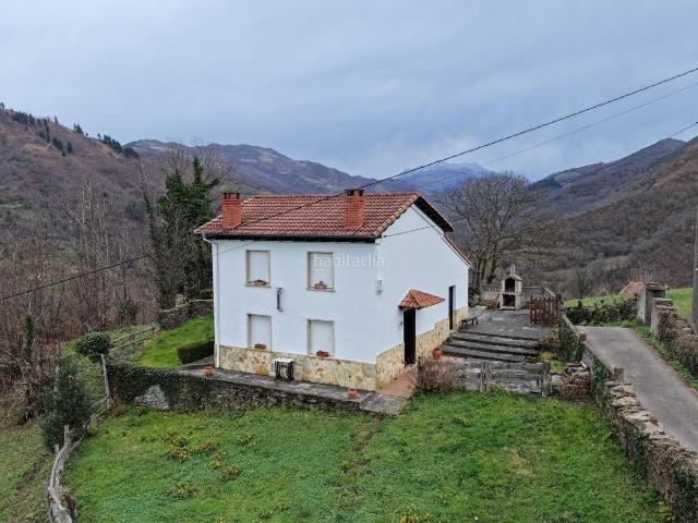 Chalet en venta en Aller. Refugio rural en el corazón de Asturias. Chalets.