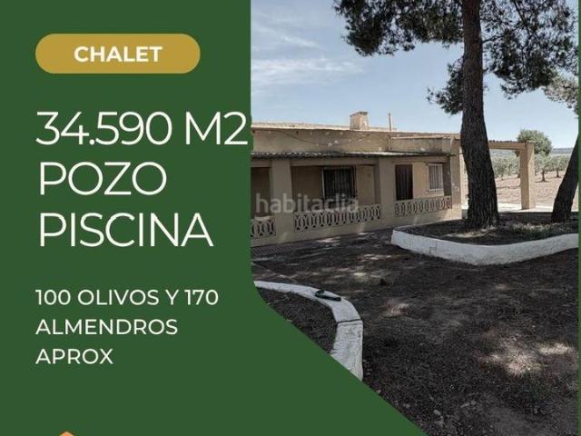 Chalet en venta en Almansa. CHALET EN ZONA SUGEL CON PISCINA Y POZO, 35.590M2. Chalets.