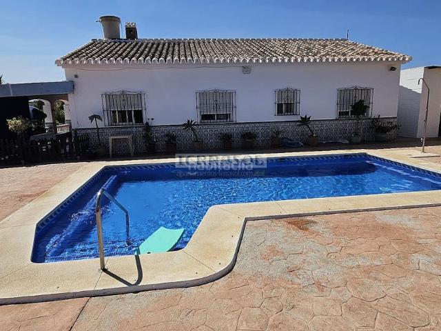 Chalet en venta en Almayate Bajo. VILLA EN ALMAYATE ALTO. Chalets Almayate.