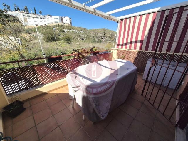 Chalet en venta en Almayate Bajo. IMF GESTIÓN DE INMUEBLES vende Magnífico Adosado Reformado con Piscina en Playas de Almayate. Chalets Almayate.