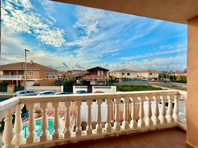 Chalet en venta en Almenara. casa unifamiliar e independiente, en excelente estado y lista para entrar a vivir, situada a tan sol. Chalets.