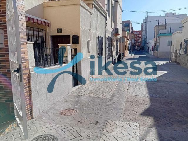 Chalet en venta en Almería, Ciudad Jardín Tagarete El Zapillo. Se vende chalet en la localidad de Almería. Chalets.
