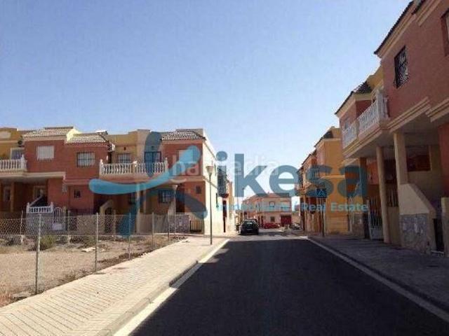 Chalet en venta en Almería, El Alquián. Se vende Chalet en la localidad de Almería. Chalets.