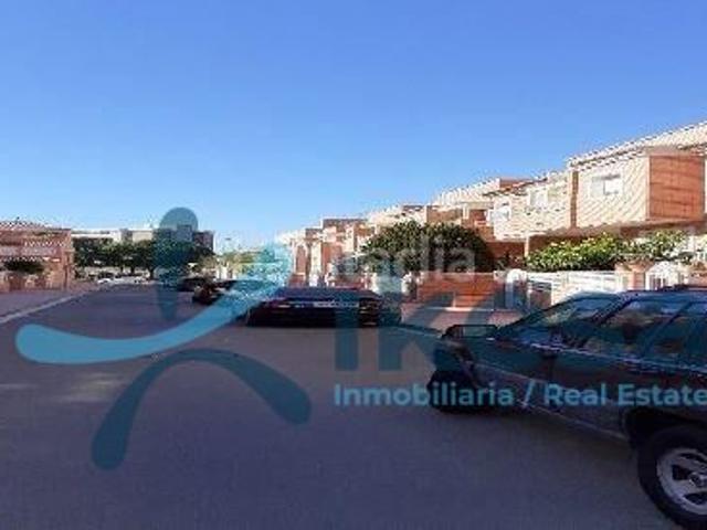 Chalet en venta en Almería, Los Molinos Villa Blanca. Se vende Chalet en la localidad de Almería. Chalets.