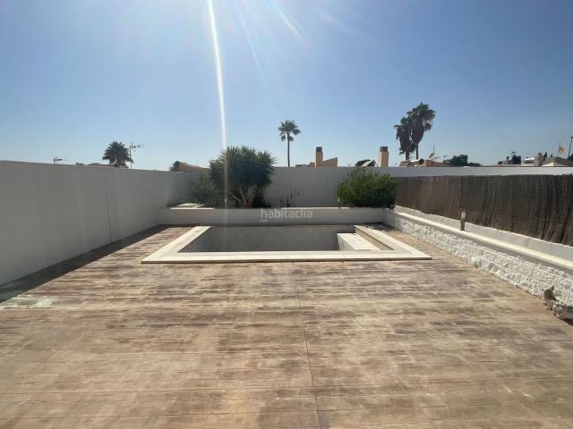 Chalet en venta en Almería, Retamar. Chalets.