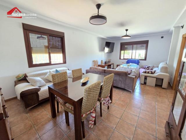 Chalet en venta en Almodóvar del Río. IMPRESIONANTE CHALET CON DOS VIVIENDAS INDEPENDIENTES Y PISCINA EN CUEVAS BAJAS 1.500 m2 PARCELA ALTA RENTABILIDAD. Chalets Almodóvar del.