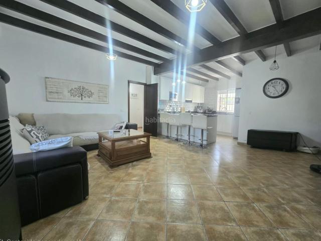 Chalet en venta en Almogía. CASA EN UNA SOLA PLANTA EN IMPECABLE ESTADO Y GRAN PARCELA. Chalets.