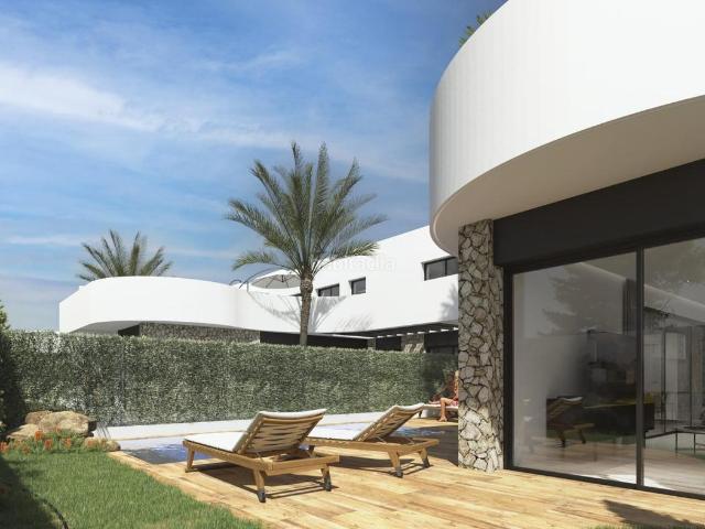 Chalet en venta en Almoradí. VILLA DE 3 DORMITORIOS EN ROJALES. Chalets.