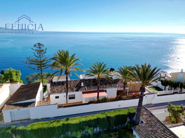 Chalet en venta en Almuñécar, Velilla Velilla Taramay. Irrepetible y Singular Villa, a la venta en Almuñécar. Chalets.