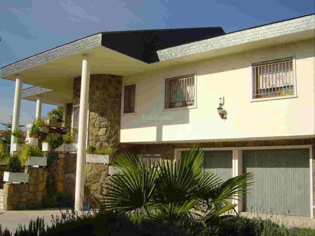 Chalet en venta en Alpedrete. CHALET INDEPENDIENTE EN ALPEDRETE CON 12 HABITACIONES Y GRAN PARCELA AJARDINADA Espectacular chalet independiente en Alpedrete, u. Chalets.