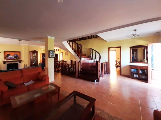 Chalet en venta en Arucas, Los Portales Visvique. CHALET EN ZONA RESIDENCIAL CON ESPECTACULARES VISTAS, EQUIPADO Y AMUEBLADO. CASERIO DE ARUCAS. Chalets.