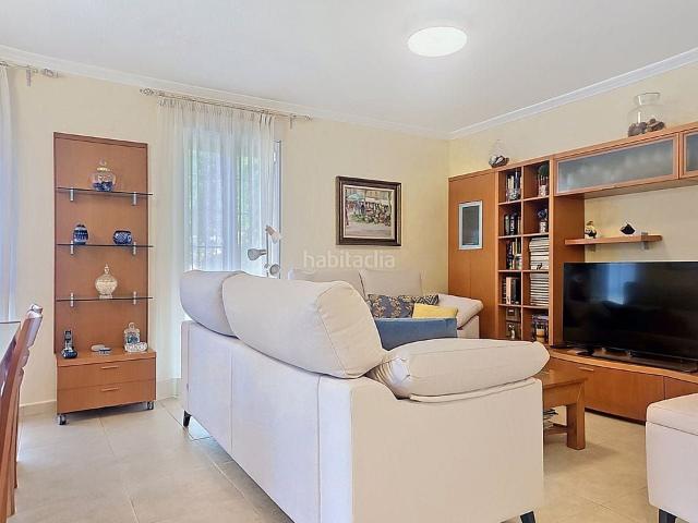 Chalet en venta en Aranjuez, Nuevo Aranjuez Ciudad de las Artes. CHALET INDEPENDIENTE EN LAS ARTES CON PISCINA. Chalets.