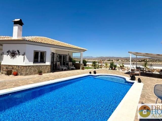 Chalet en venta en Arboleas, Almería