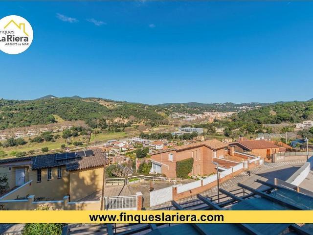 Chalet en venta en Arenys de Munt, de 255 m² 5 habitaciones por 625.000
