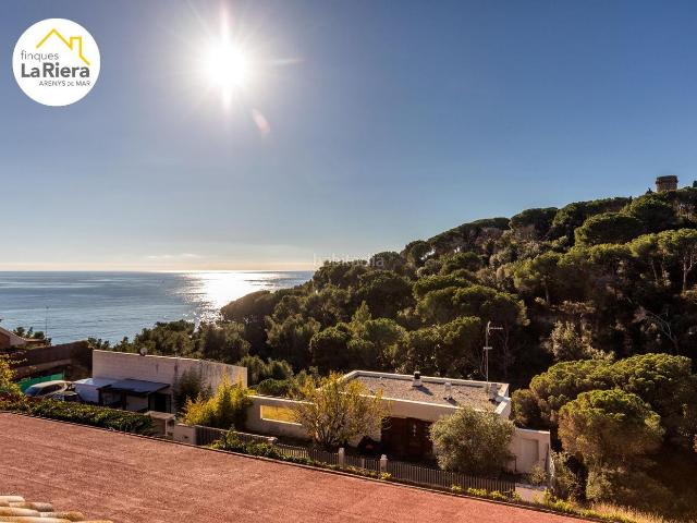 Chalet en venta en Arenys de Mar, Victoria Les Vil·les Canyadell. FABULOSA CASA A 4 VIENTOS CON VISTAS A MAR Y MONTAÑA !. Chalets Arenys de.