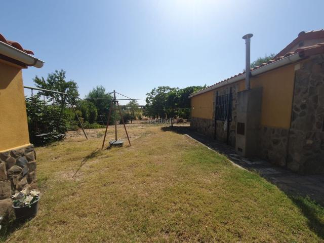 Chalet en venta en Argamasilla de Calatrava. Espectacular chalet con piscina muy próximo al Hospital de Puertollano. Chalets Argamasilla de.