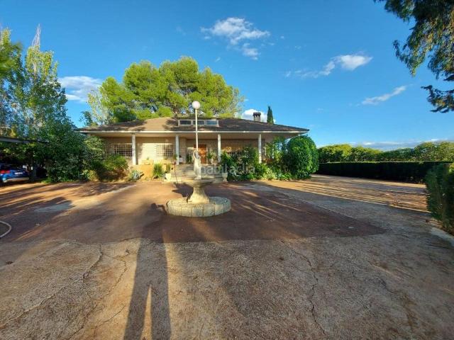 Chalet en venta en Argamasilla de Calatrava. REF 24018 CHALET EN ARGAMASILLA DE CALATRAVA. Chalets Argamasilla de.