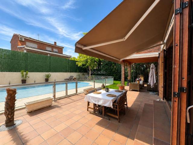 Chalet en venta en Arganda del Rey, Los Villares. CHALET INDEPENDIENTE EN ARGANDA DEL REY, EN LOS VILLARES. Chalets Arganda del.