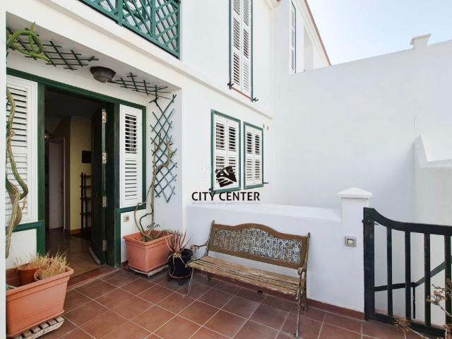 Chalet en venta en Arico. Chalets.