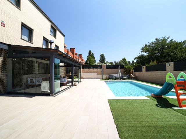 Chalet en venta en Arroyomolinos, Zona Europa. EXCLUSIVO CHALET INDEPENDIENTE EN EL BULEVAR DE ARROYOMOLINOS. Chalets.