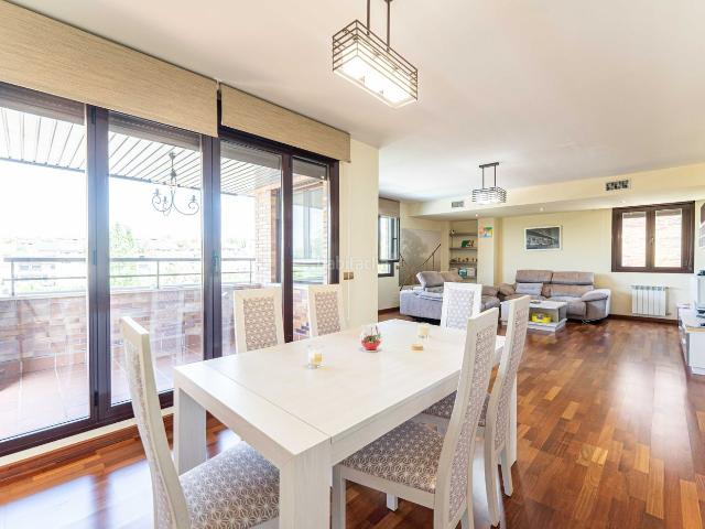 Chalet en venta en Arroyomolinos, Zona Europa. MARAVILLOSO CHALET INDIVIDUAL EN AVD. ITALIA !. Chalets.