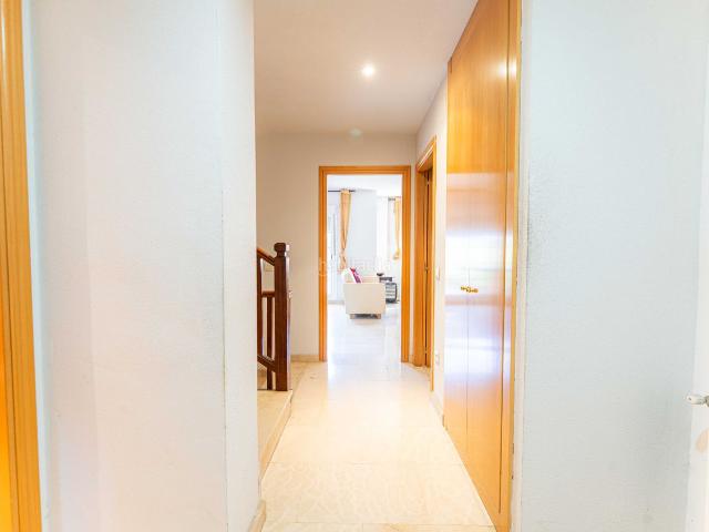 Chalet en venta en Arroyomolinos, Las Castañeras Bulevar. ESPECTACULAR CHALET ADOSADO EN LA MEJOR ZONA DE ARROYOMOLINOS. Chalets.