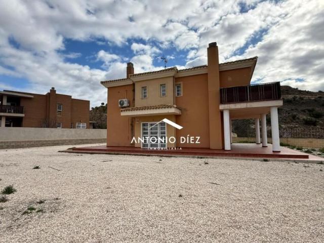 Chalet en venta en Aspe, Urbanización Montesol