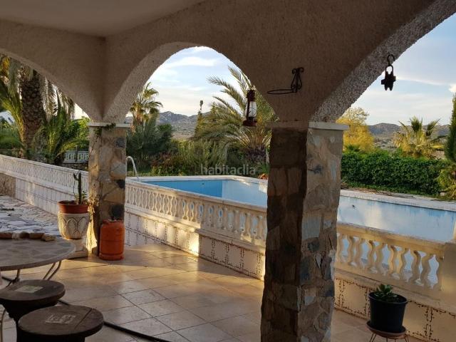 Chalet en venta en Aspe, El Castillo. Chalet en Aspe con Piscina muy bien situado Zona Alcana. Chalets.