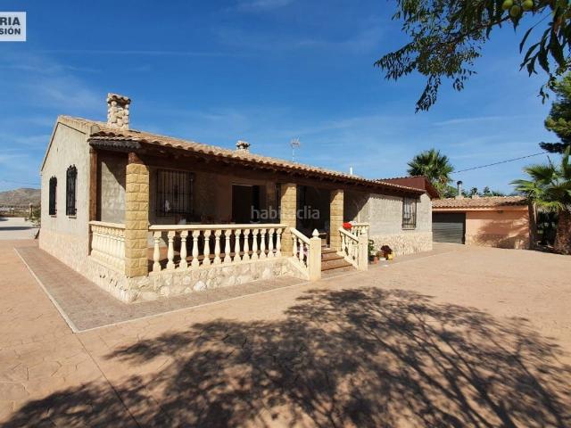 Chalet en venta en Aspe, El Castillo. Espectacular Chalet de lujo en Aspe con Piscina muy bien situado. Chalets.