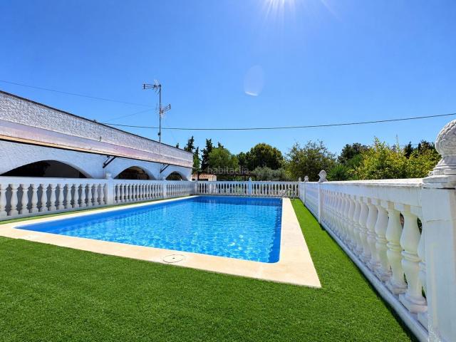 Chalet en venta en Aspe, Pedanías Este. Chalet con piscina y barbacoa en una de las pedanías más próximas a Elche. Chalets.