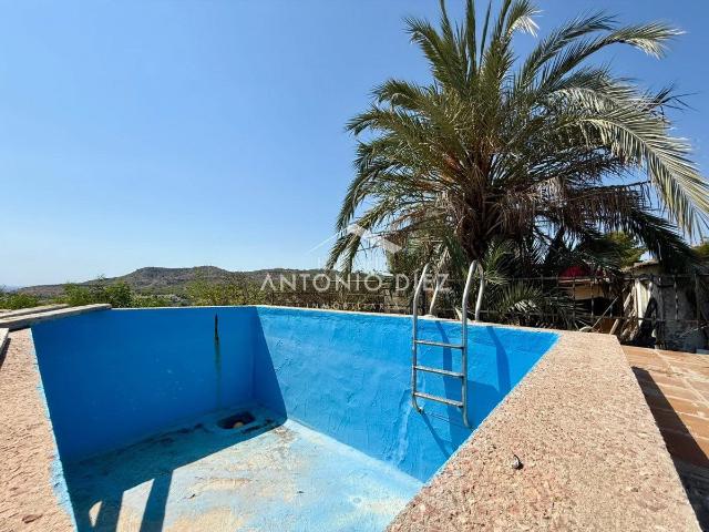 Chalet en venta en Aspe, Pedanías Este. Chalet en venta en Uchel, 3 dormitorios. Chalets.