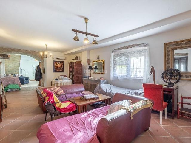 Chalet en venta en Atarfe. Urbanización Los Cortijos, Pantano de Cubillas. Chalets.