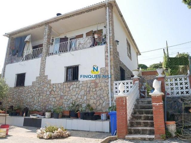 Chalet en venta en avenida Abres, Maçanet de la Selva, de 95 m² 3 habitaciones por 247.500