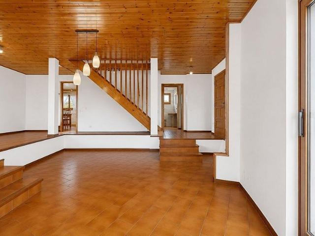 Chalet en venta en avenida Àngel Guimerà, Sentmenat, de 228 m² 7 habitaciones por 498.000