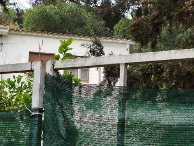 Chalet en venta en avenida Can Domènec, Tordera, de 190 m² 3 habitaciones por 185.000