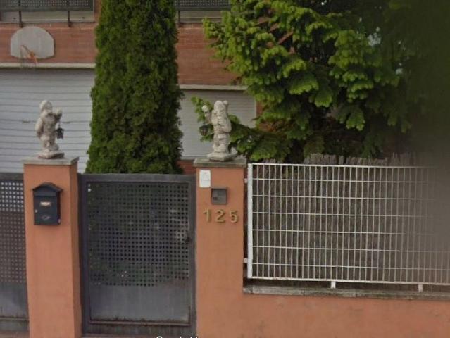 Chalet en venta en avenida De Catalunya, Granada, La, de 123 m² 5 habitaciones por 232.000